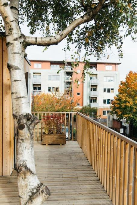 Delores Eco-pod / Treehouse, Walk To Cabot Circus Appartamento