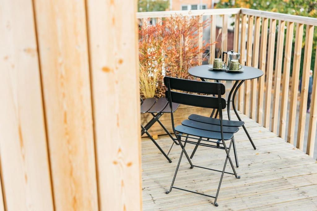 Delores Eco-pod / Treehouse, Walk To Cabot Circus