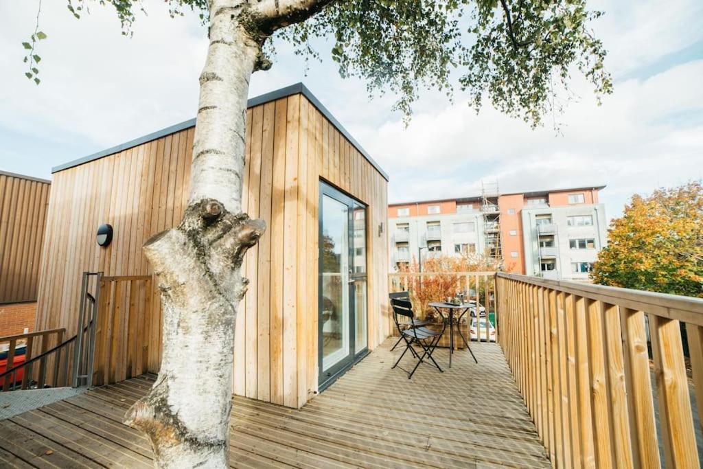 Appartamento Delores Eco-pod / Treehouse, Walk To Cabot Circus